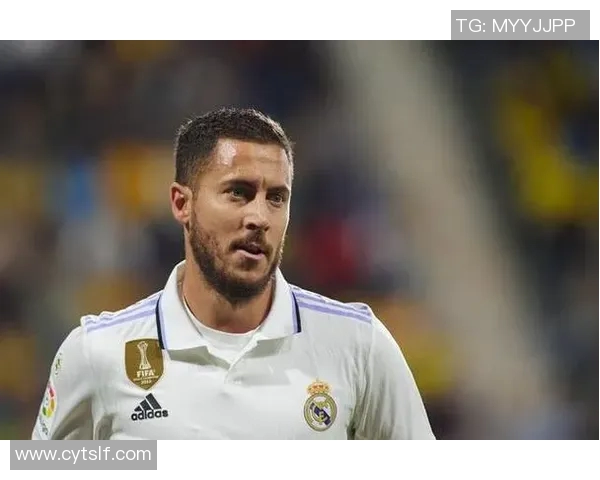 足球明星帅气壁纸精选 让你尽享视觉盛宴与运动魅力